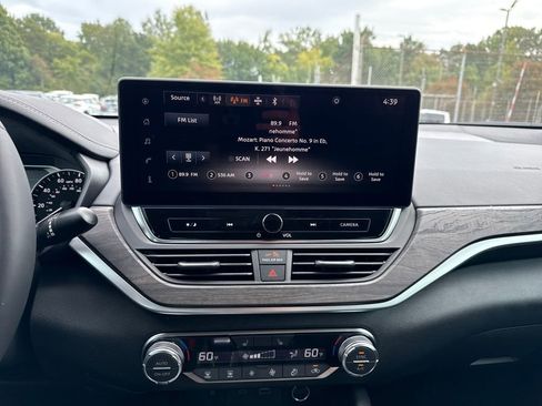 New 2025 Nissan Altima 2.5 SV w/ SV Premium Package image 18