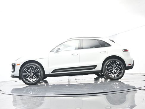 Certified 2025 Porsche Macan AWD/4WD image 48