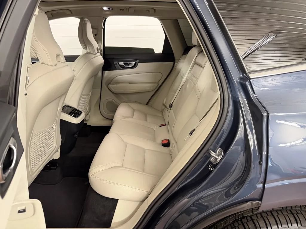Used 2021 Volvo XC60 T6 Inscription w/ Advanced Package AWD/4WD image 31