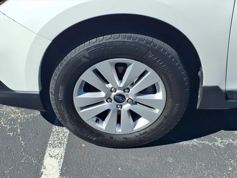 Used 2019 Subaru Outback 2.5i AWD/4WD image 15