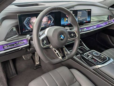 Used 2025 BMW 760i xDrive w/ Executive Package AWD/4WD image 10