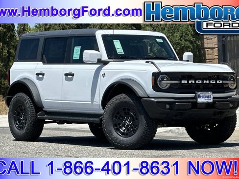 New 2026 Ford Bronco Outer Banks w/ Sasquatch Package AWD/4WD image 1