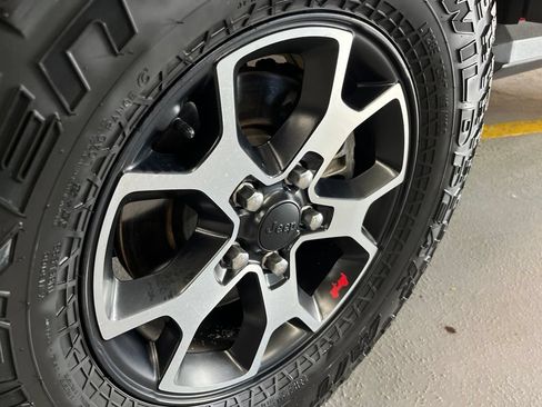 Used 2021 Jeep Wrangler Unlimited Rubicon AWD/4WD image 15