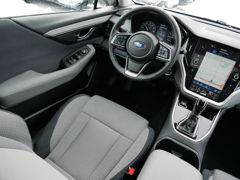 Used 2025 Subaru Outback Premium image 9
