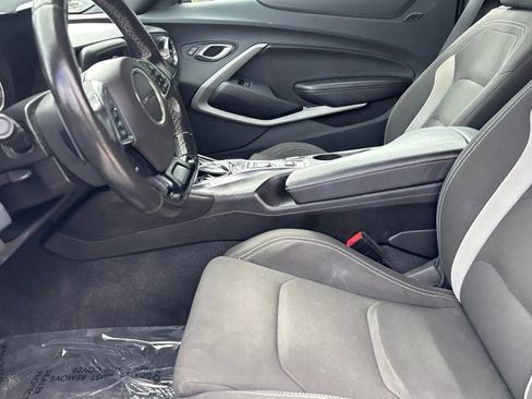 Used 2023 Chevrolet Camaro LT RWD image 13