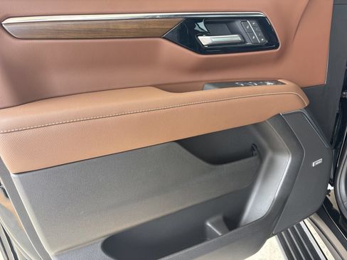 New 2026 Chevrolet Tahoe High Country AWD/4WD image 12