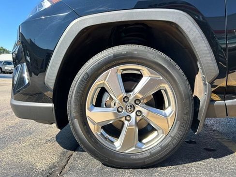 Used 2021 Toyota RAV4 XLE Premium AWD/4WD image 19