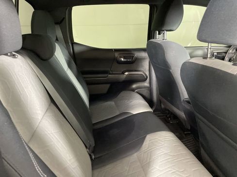 Used 2021 Toyota Tacoma TRD Off-Road image 16