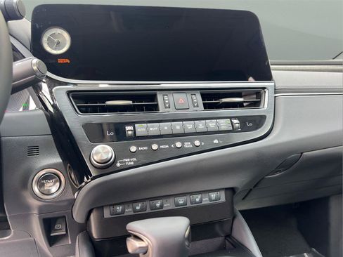 New 2025 Lexus ES 350 Ultra Luxury image 22