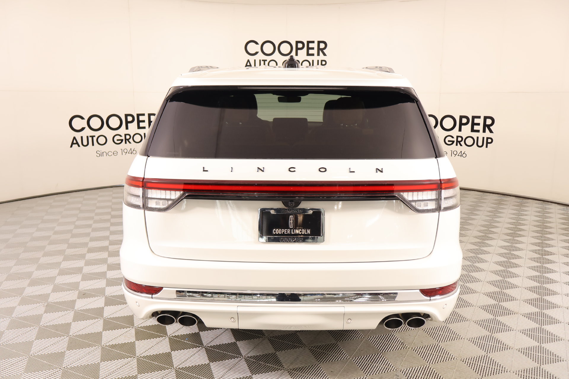 Certified 2025 Lincoln Aviator Black Label AWD/4WD image 23