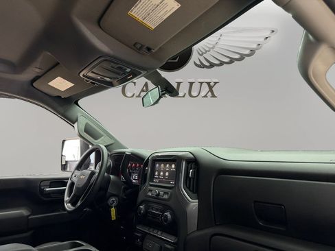 Used 2022 Chevrolet Silverado 2500 Custom w/ Custom Convenience Package AWD/4WD image 17
