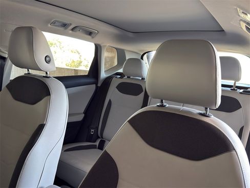 New 2026 Volkswagen Taos SE image 11