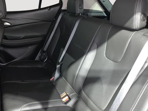 Used 2024 Buick Encore GX Sport Touring image 17