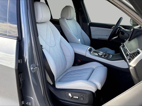 Used 2025 BMW X5 xDrive50e w/ M Sport Package AWD/4WD image 28