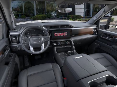 New 2026 GMC Sierra 2500 Denali w/ Denali Reserve Package image 15