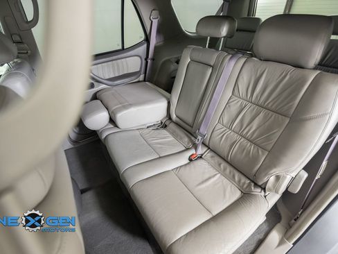 Used 2004 Toyota Sequoia Limited w/ Preferred Accessory Pkg AWD/4WD image 35