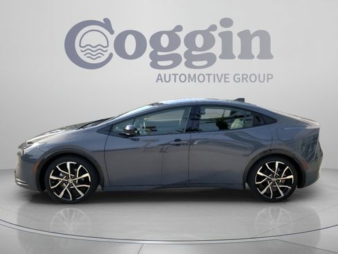 Certified 2025 Toyota Prius Plug-In Hybrid FWD image 2