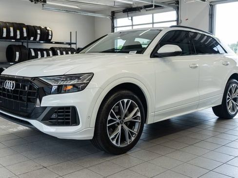 Certified 2023 Audi Q8 Premium w/ Convenience Package AWD/4WD image 3