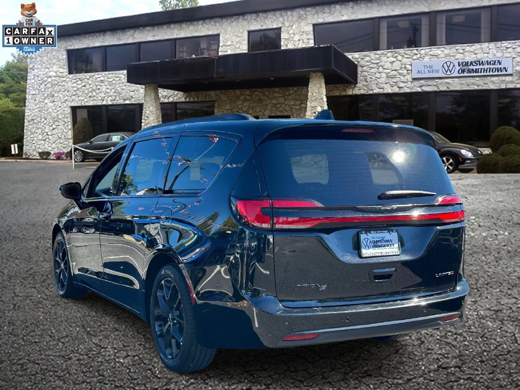 Used 2025 Chrysler Pacifica Limited FWD image 6