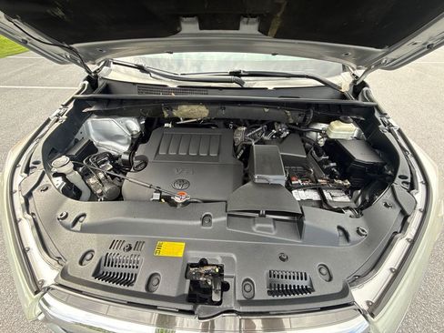 Used 2016 Toyota Highlander XLE AWD/4WD image 27