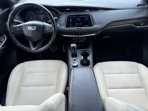 Used 2019 Cadillac XT4 Sport w/ Cold Weather Package FWD image 12
