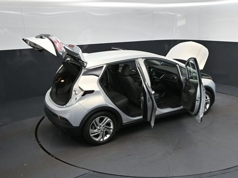 Used 2022 Chevrolet Bolt LT FWD image 49