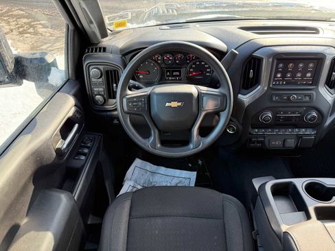 Used 2024 Chevrolet Silverado 2500 Custom w/ Custom Value Package image 2