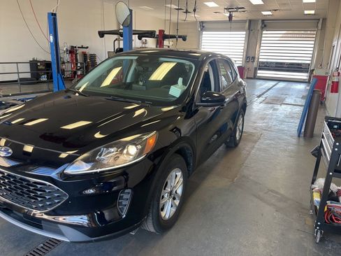 Certified 2021 Ford Escape SE w/ Convenience Package image 2