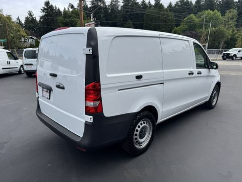 Used 2021 Mercedes-Benz Metris image 6