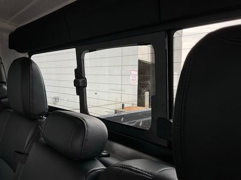 Used 2025 Jeep Gladiator Sport image 13