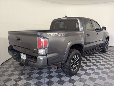Used 2020 Toyota Tacoma TRD Sport AWD/4WD image 5