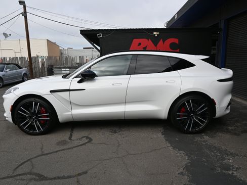 Used 2022 Aston Martin DBX AWD/4WD image 22