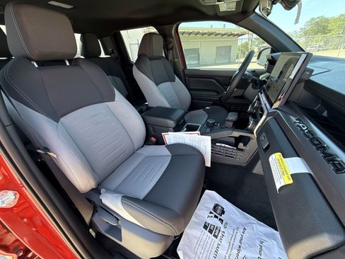 Certified 2026 Toyota Tacoma TRD Off-Road AWD/4WD image 26