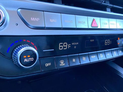 Used 2023 Kia Telluride LX image 58