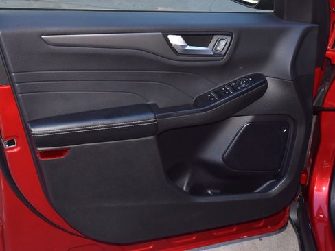 Used 2024 Ford Escape SE image 33