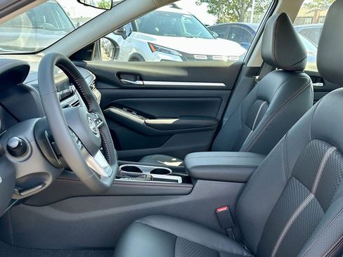 Certified 2025 Nissan Altima 2.5 SR FWD image 24