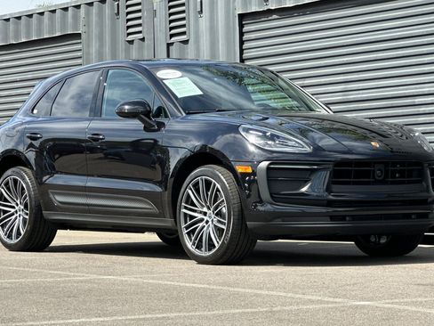 Certified 2025 Porsche Macan image 10