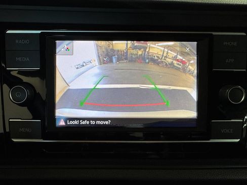 Used 2024 Volkswagen Jetta SE FWD image 21