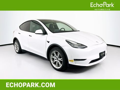 Used 2021 Tesla Model Y Long Range AWD/4WD image 1
