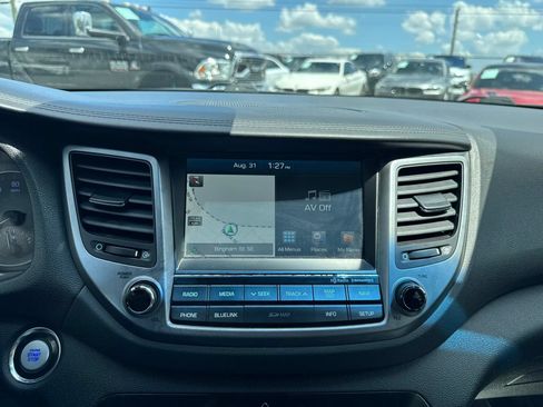 Used 2016 Hyundai Tucson Limited w/ Option Group 03 FWD image 19