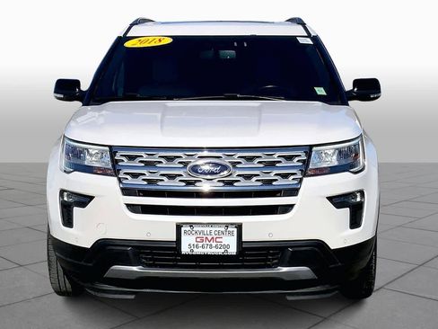 Used 2018 Ford Explorer XLT w/ Equipment Group 202A image 4