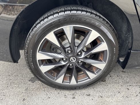 Used 2017 Nissan Sentra SR Turbo w/ SR Turbo Premium Package image 7