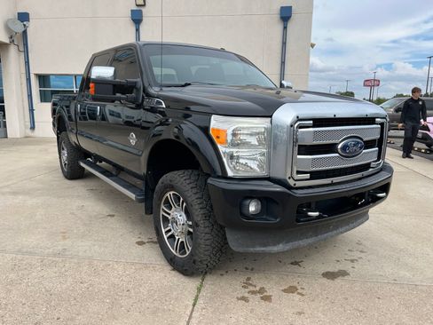 Used 2014 Ford F350 Platinum w/ Platinum Package AWD/4WD image 3