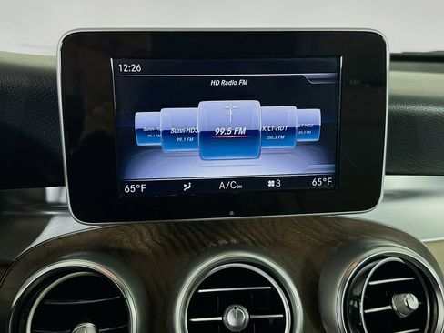 Used 2018 Mercedes-Benz GLC 300 4MATIC w/ Premium Package image 17