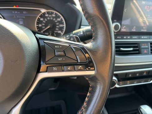 Used 2024 Nissan Altima 2.5 SR FWD image 18