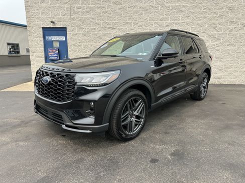 Used 2025 Ford Explorer ST-Line w/ Premium Package AWD/4WD image 1