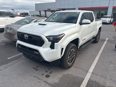 Used 2024 Toyota Tacoma TRD Sport image 11