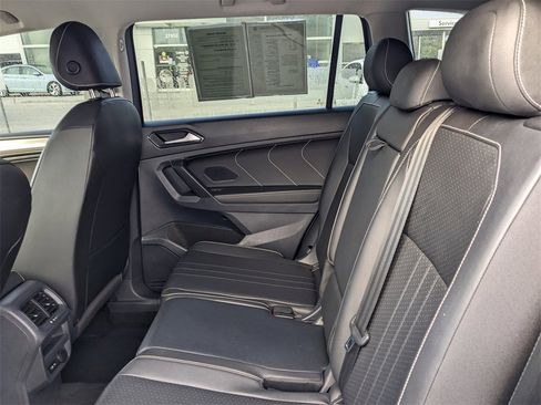 Certified 2023 Volkswagen Tiguan SE image 21