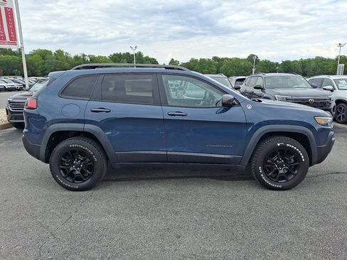 Used 2019 Jeep Cherokee Trailhawk w/ Comfort/Convenience Group AWD/4WD image 9