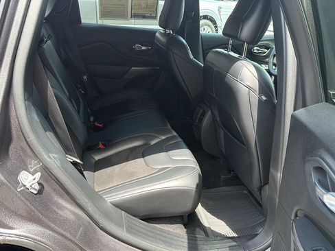 Used 2020 Jeep Cherokee Latitude Plus AWD/4WD image 12
